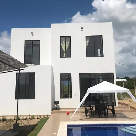 Villa Con Piscina Privada Y Zona Bbq En Condominio Carmen de Apicalá Extérieur photo