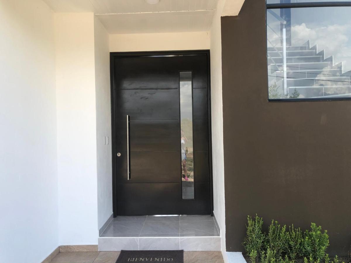 Con Piscina Privada Y Zona Bbq En