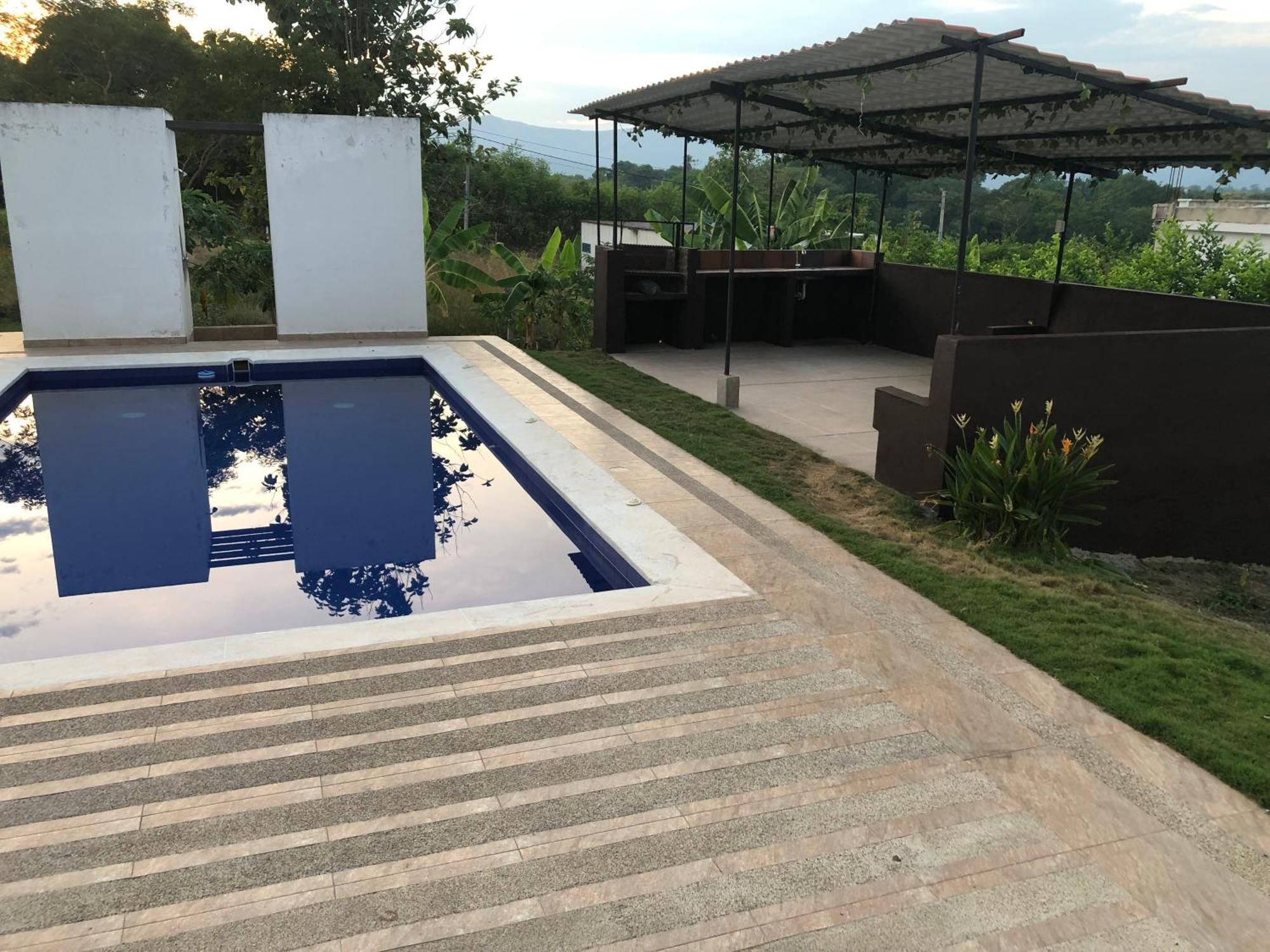 Con Piscina Privada Y Zona Bbq En Villa Carmen de Apicalá